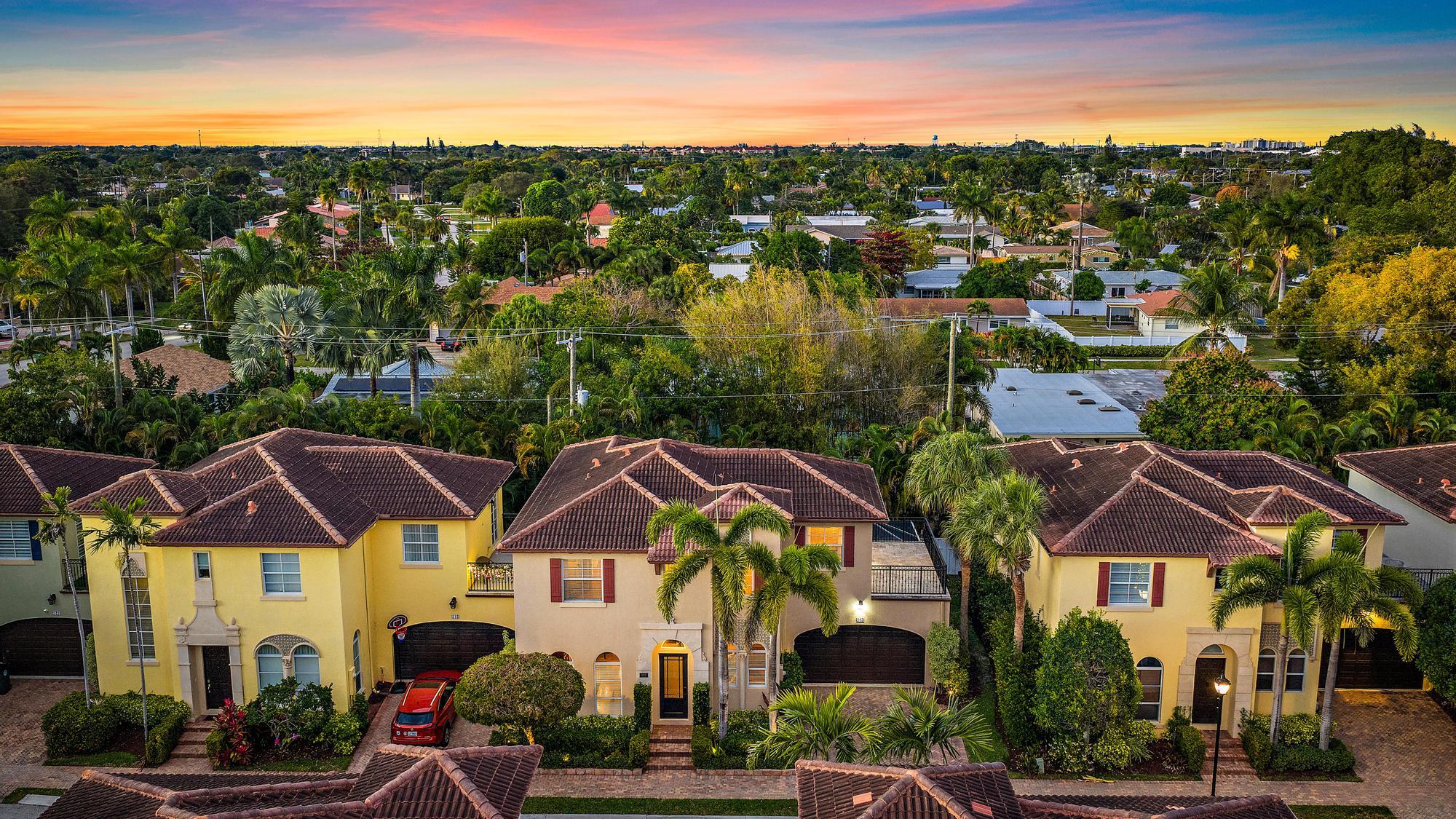 107 Via Poinciana Lane Boca Raton, FL 33487 - Photo 32 of 40 107 Via Poinciana Ln-46