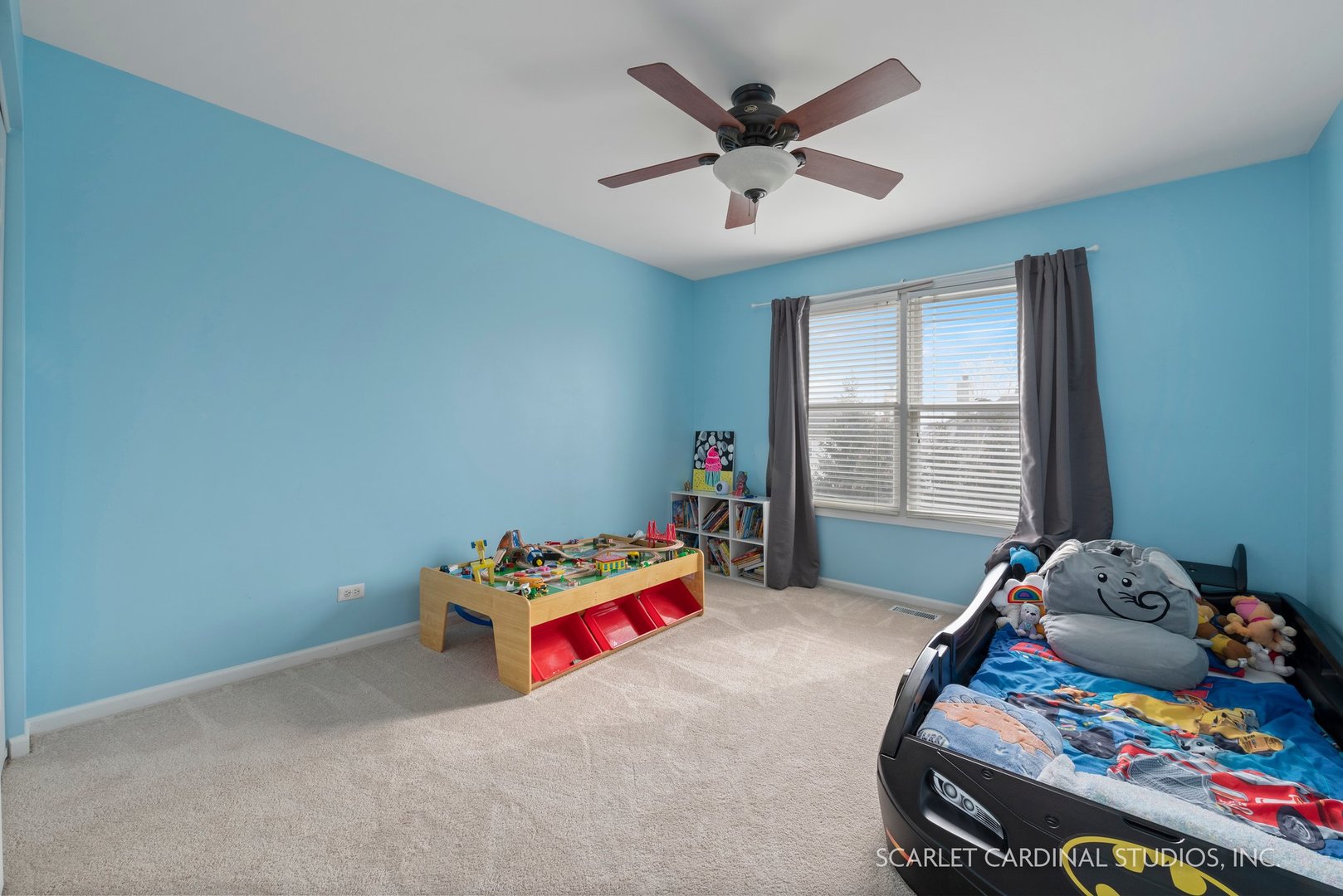 184 Prescott Drive Bartlett, IL 60103 - Photo 18 of 30 a room with toys and a wooden floor