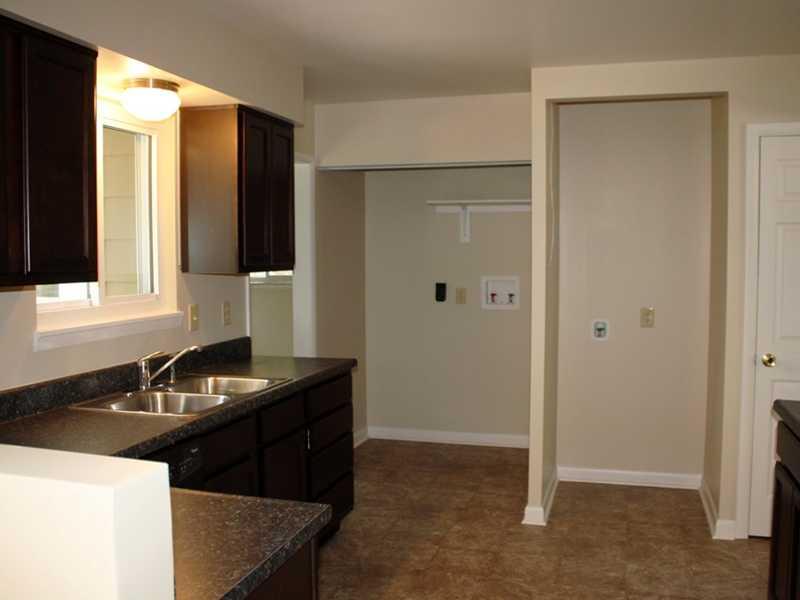 2801 Cardigan Road Indianapolis, IN 46268 - Photo 8 of 24 Gallery Image 8