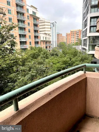 $559,000 | 4808 Moorland Lane, Unit 409, Bethesda, MD 20814