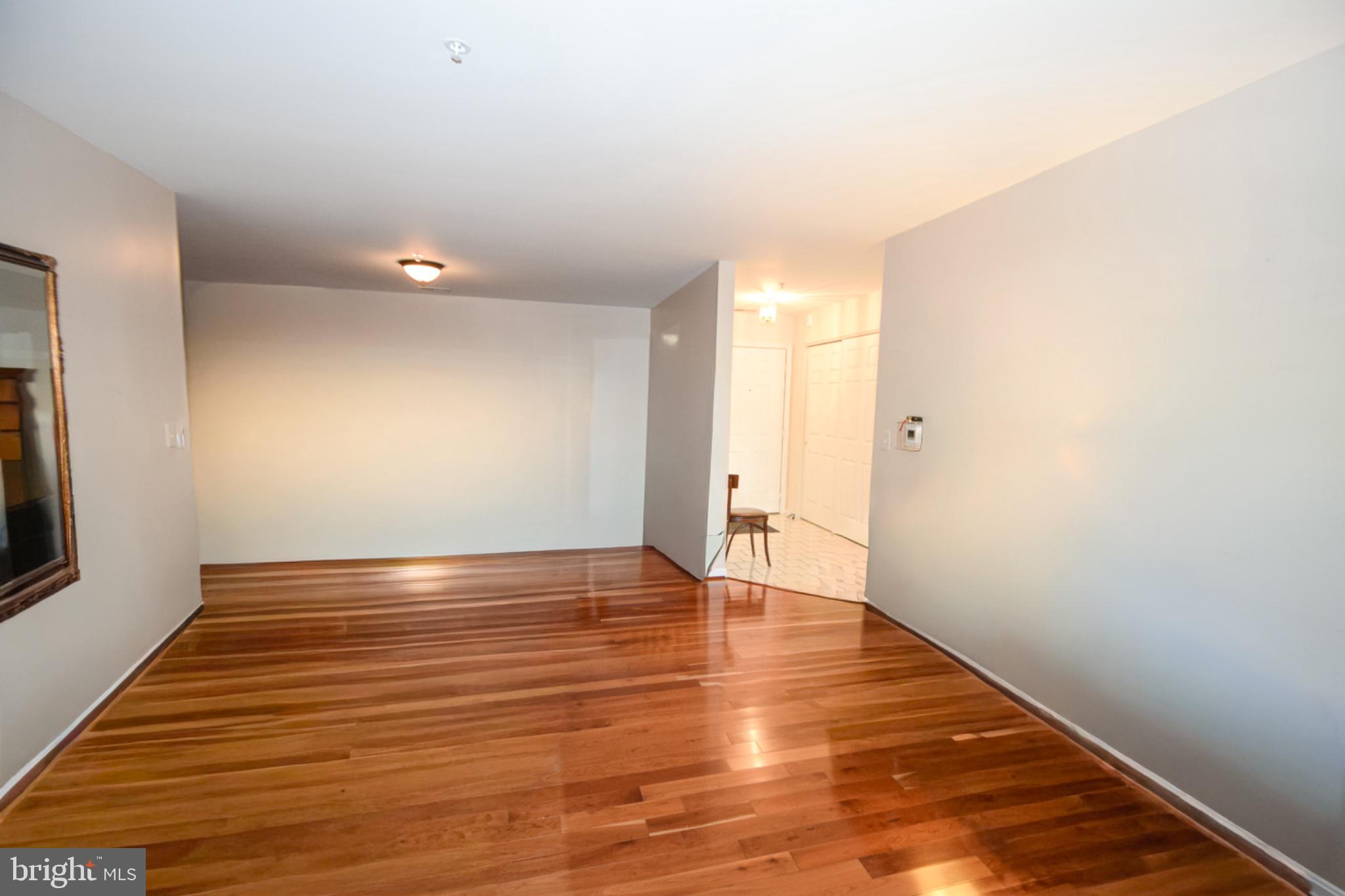 3905 Darleigh Road, Unit 1E Nottingham, MD 21236 - Photo 9 of 24 Living Room