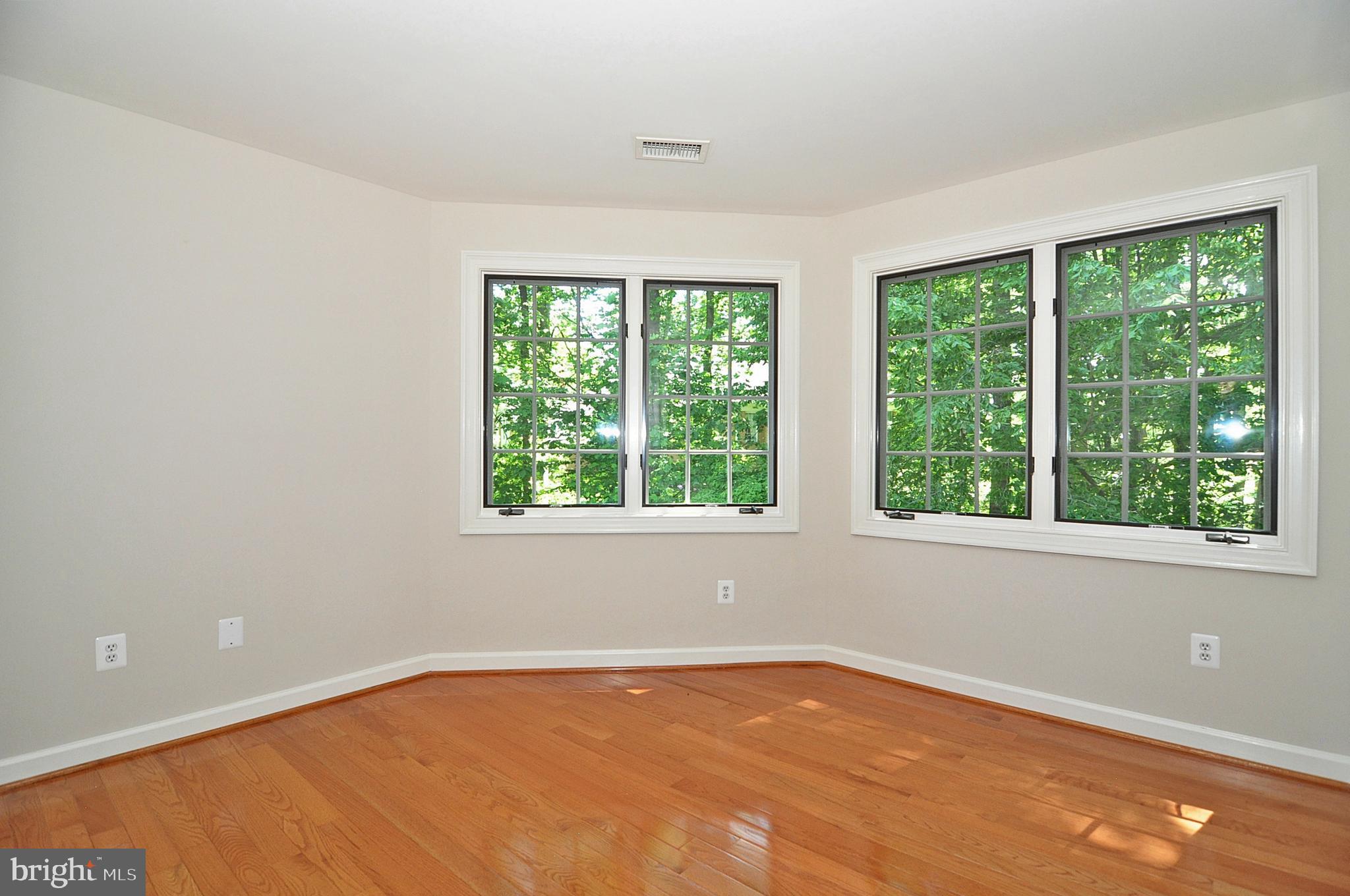 2993 Westhurst Lane Oakton, VA 22124 - Photo 14 of 37 Master Suite - sitting room