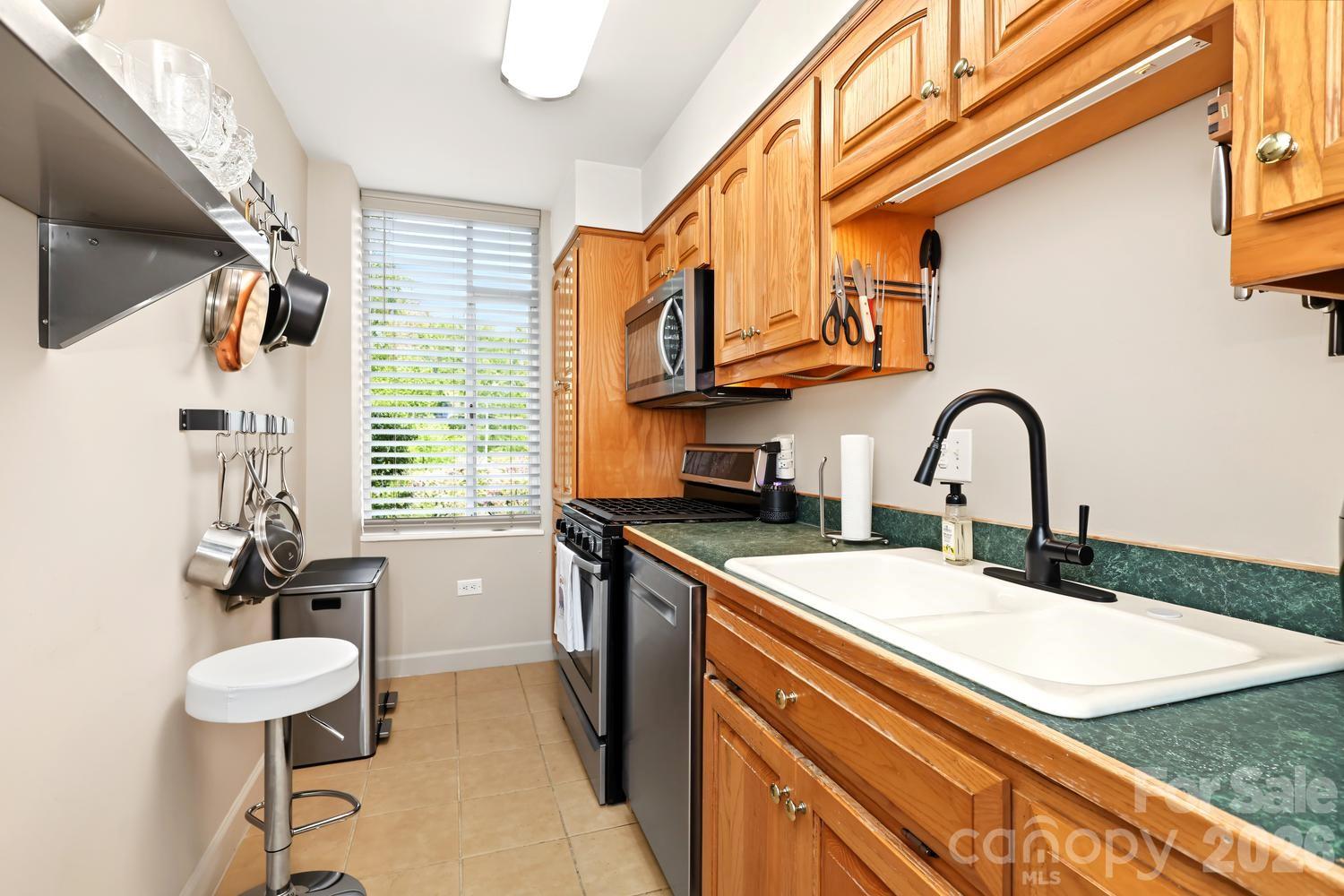 1300 Queens Road, Unit 219 Charlotte, NC 28207 - Photo 9 of 24 Gallery Image 9