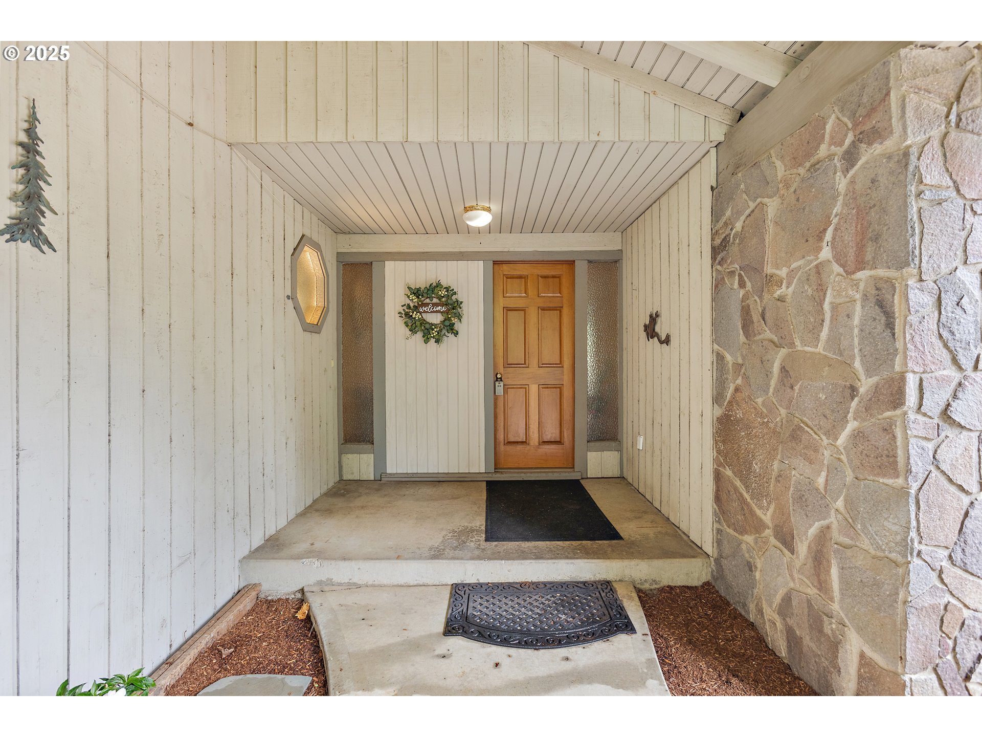 20154 Southeast Foster Road Damascus, OR 97089 - Photo 14 of 40 a view of entryway with a front door