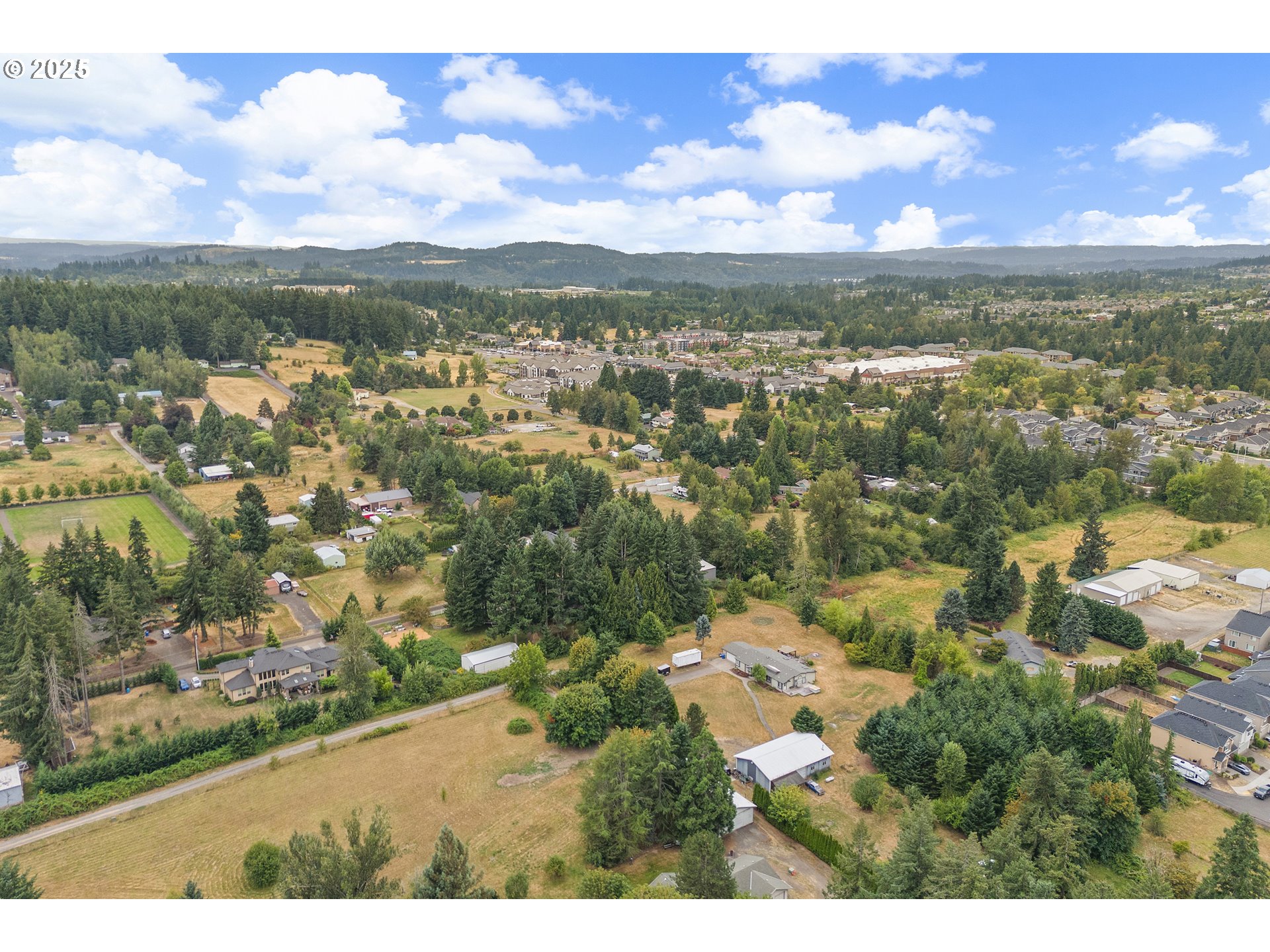 20154 Southeast Foster Road Damascus, OR 97089 - Photo 34 of 40 a view of city and mountain