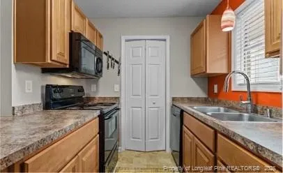 $1,050 | 1006 Brookhollow Drive, Unit 4, Fayetteville, NC 28314