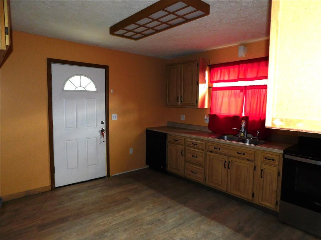 27 Community Avenue Uniontown, PA 15401 - Photo 14 of 24