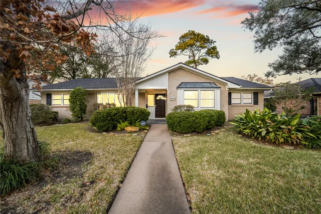 $575,000 | 5322 Rutherglenn Drive, Houston, TX 77096