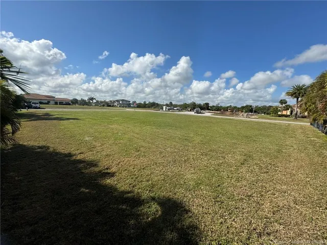 $297,777 | 184 Southeast Via Terra Bella, Port St. Lucie, FL 34952