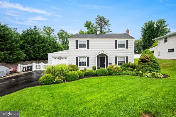 $470,000 | 128 Terrace Road, Levittown, PA 19056