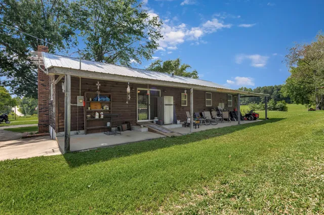 a view of a golf course with a garden