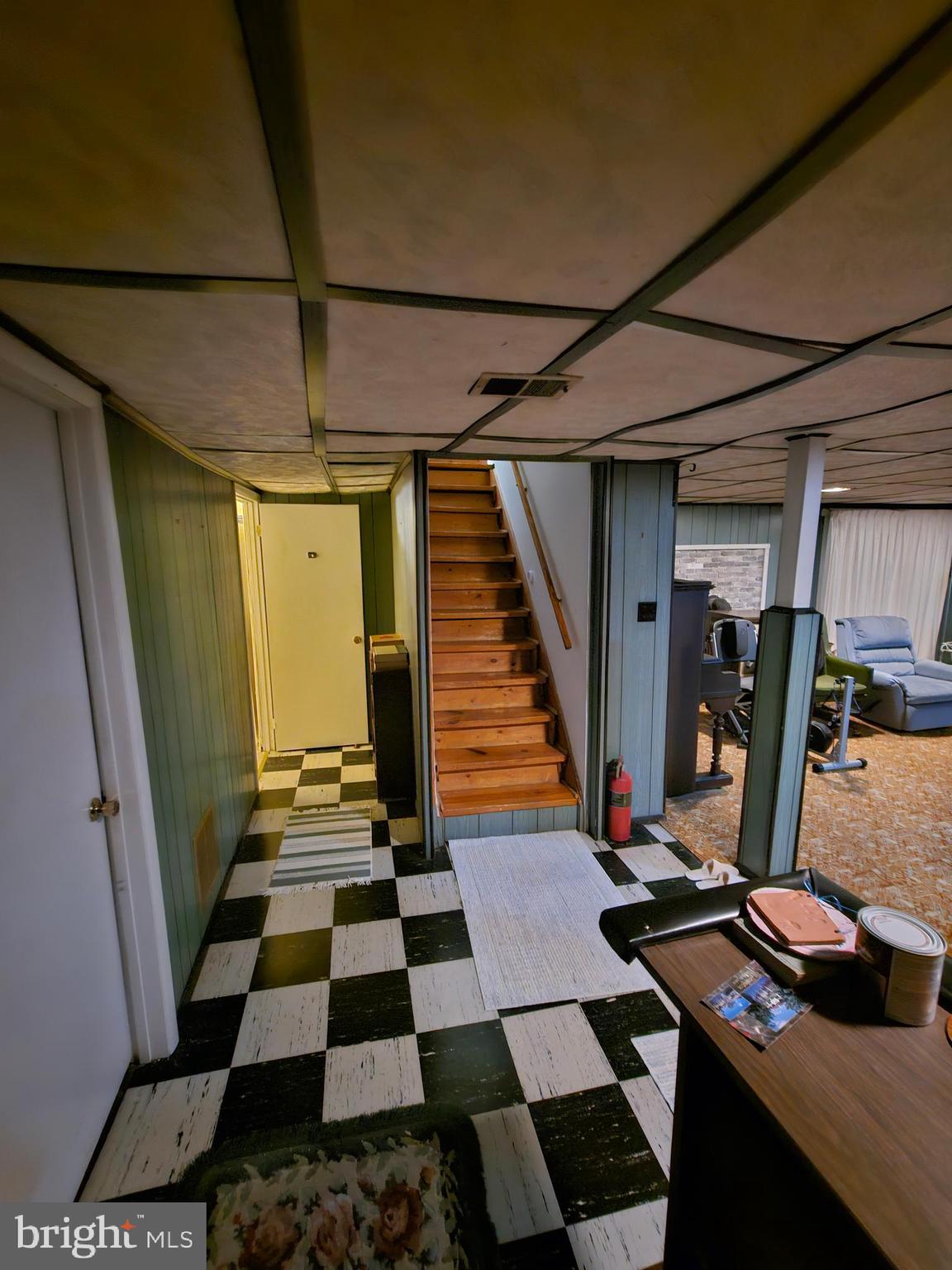 19001 Queen Drive Triangle, VA 22172 - Photo 19 of 22