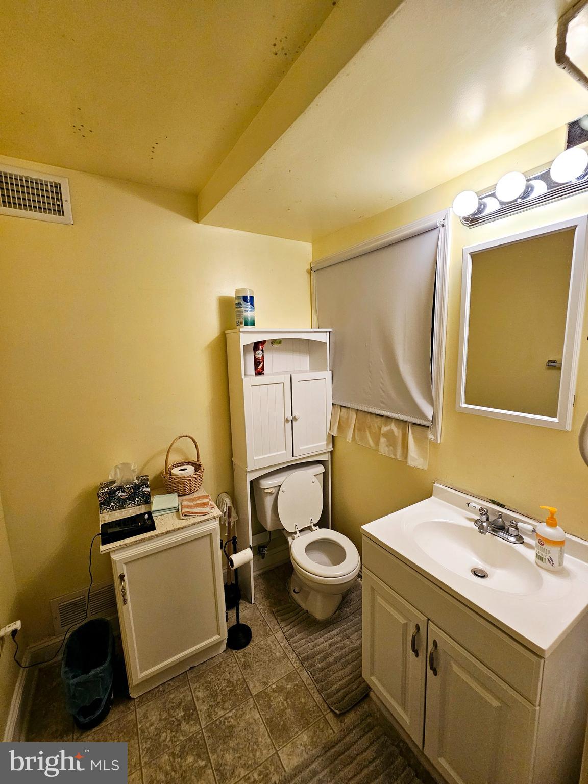 19001 Queen Drive Triangle, VA 22172 - Photo 20 of 22