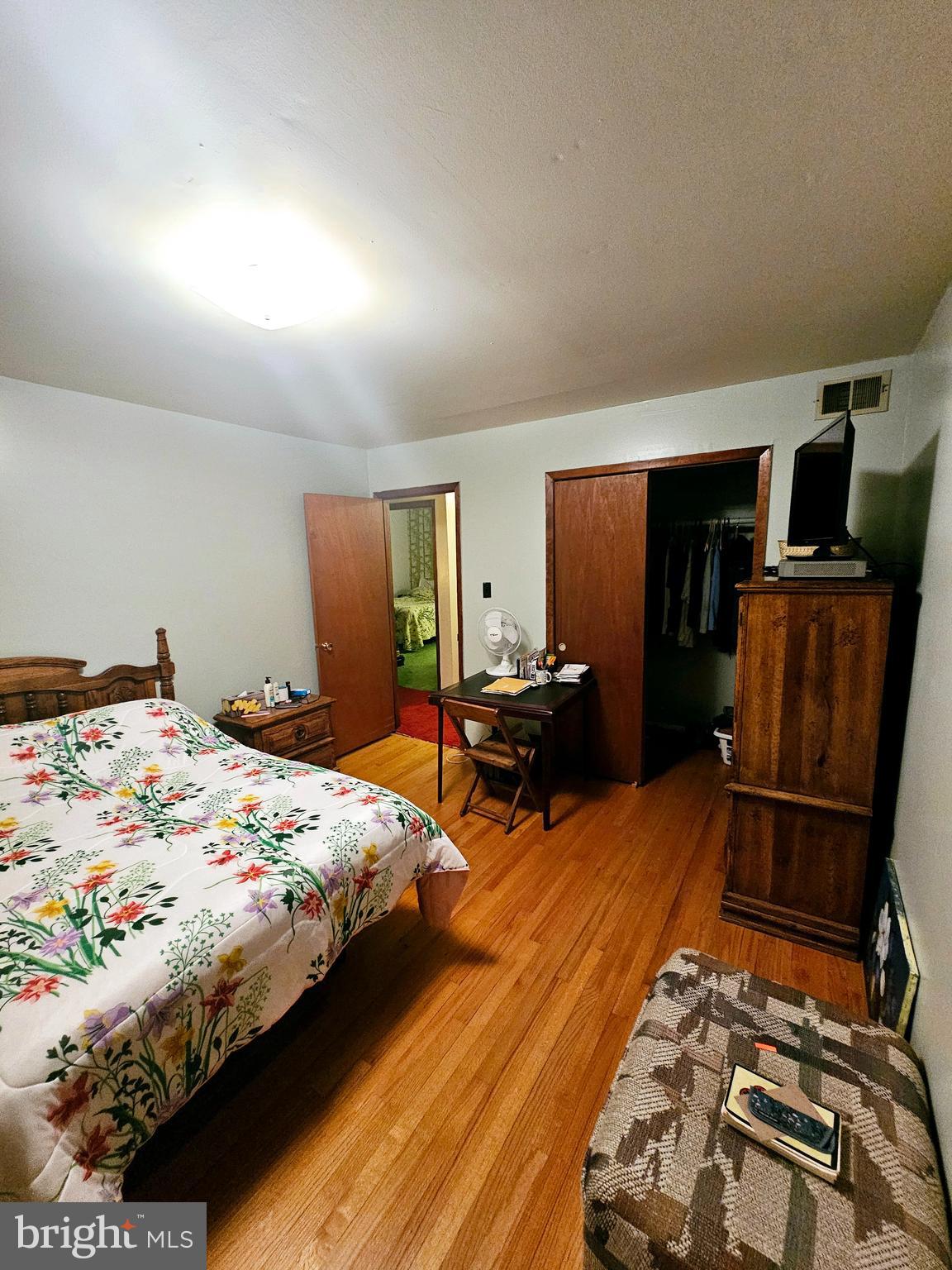 19001 Queen Drive Triangle, VA 22172 - Photo 8 of 22