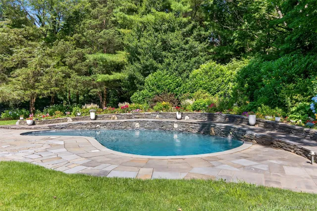 $2,288,000 | 353 Split Rock Road, Syosset, NY 11791