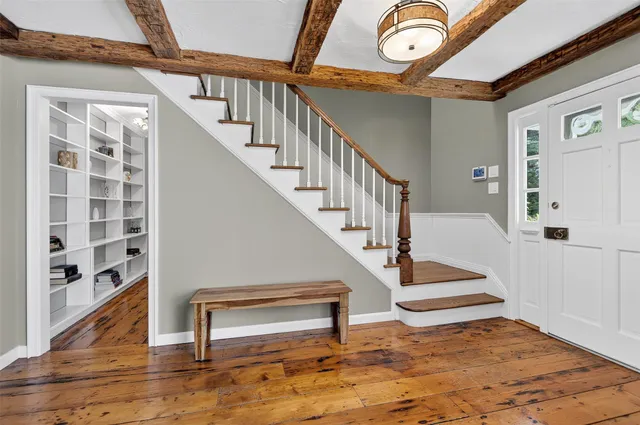 a view of entryway and hall