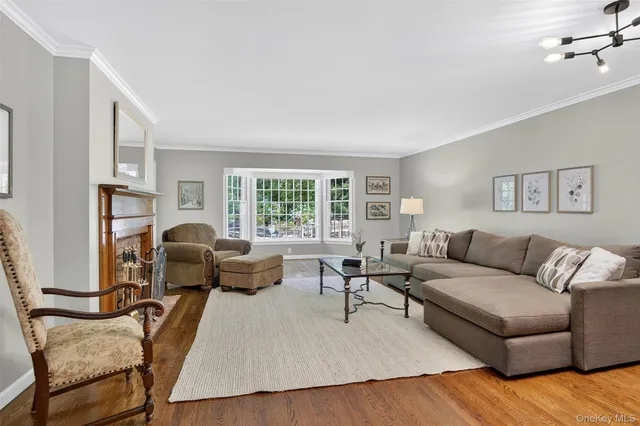 $2,288,000 | 353 Split Rock Road, Syosset, NY 11791