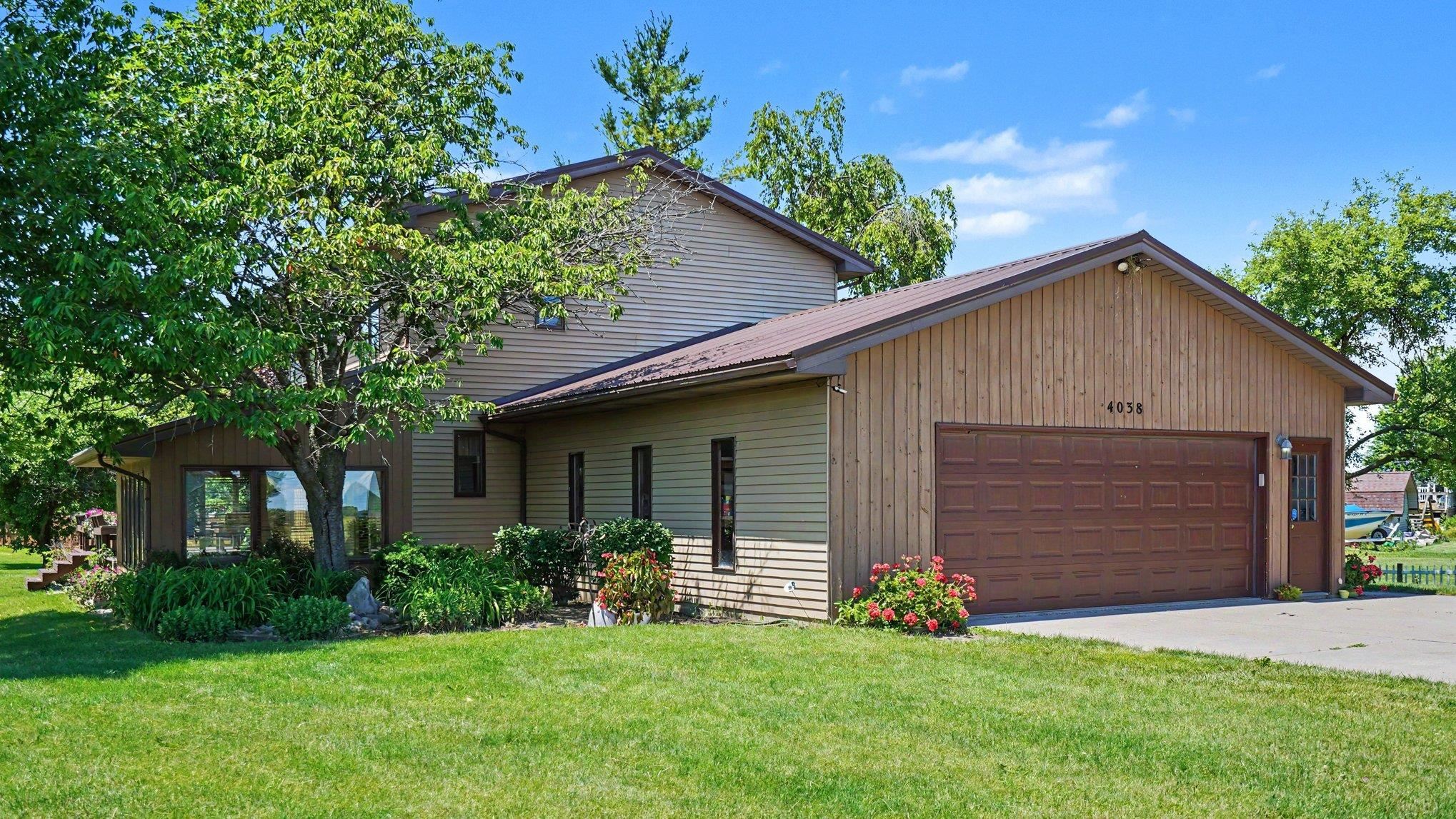 4038 11 Mile Road Auburn, MI 48611 - Photo 2 of 37