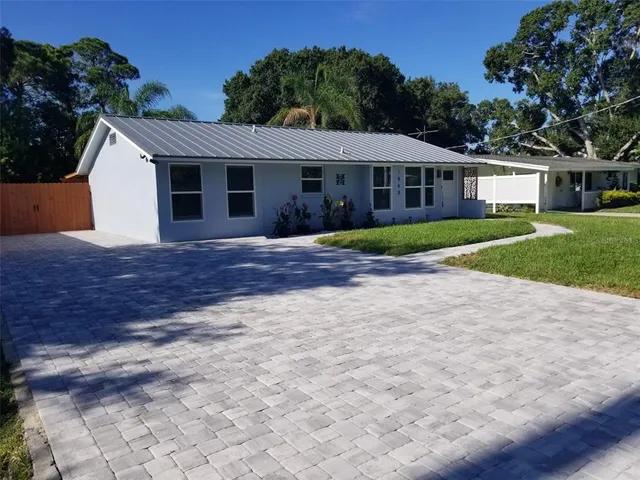 $2,850 | 1868 Wharf Road, Sarasota, FL 34231