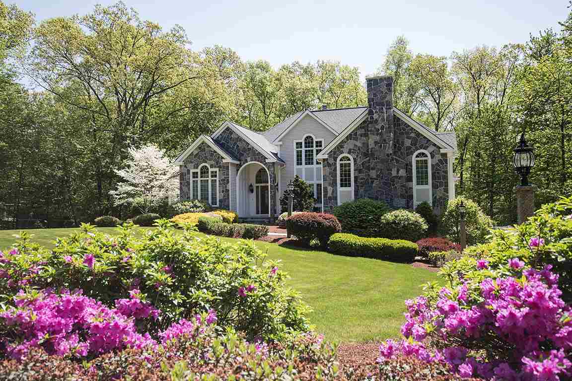23 Coventry Road Atkinson, NH 03811 - Photo 1 of 40 Gallery Image 1