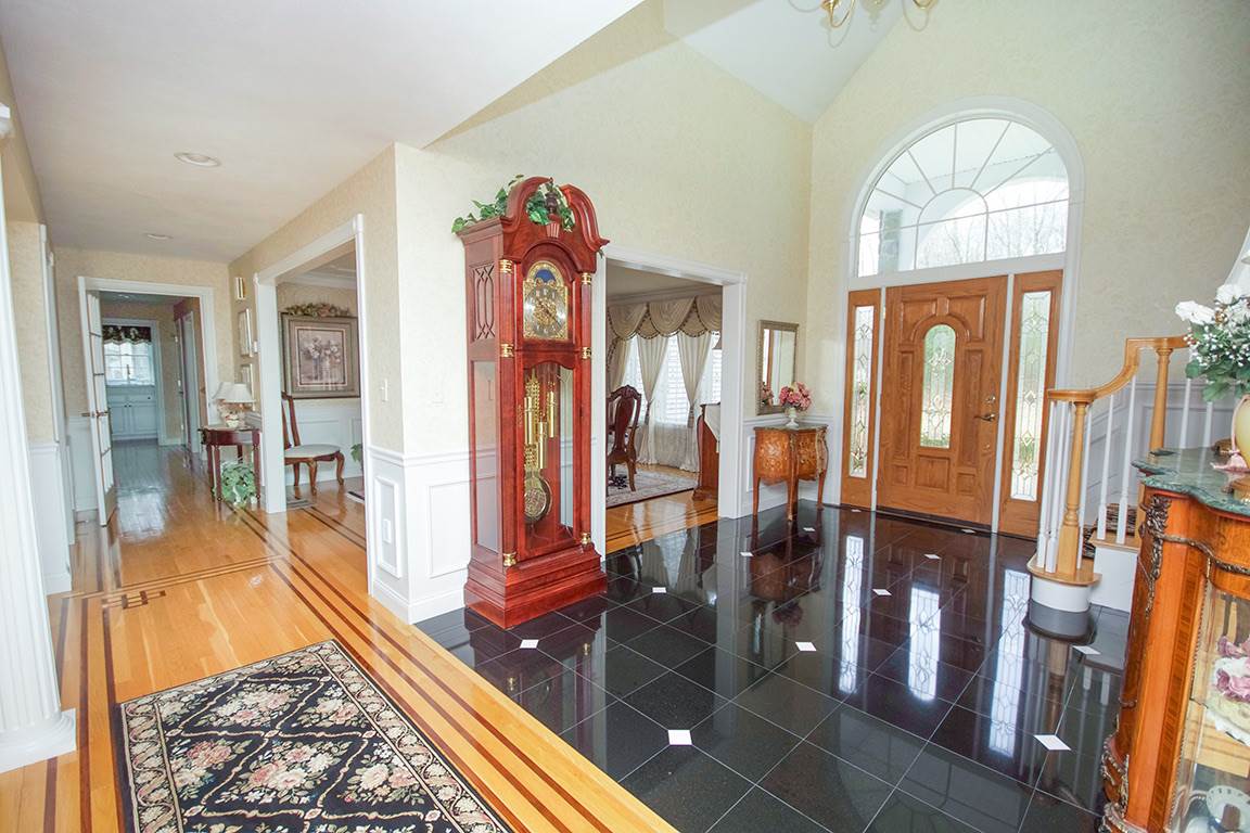 23 Coventry Road Atkinson, NH 03811 - Photo 4 of 40 Gallery Image 4