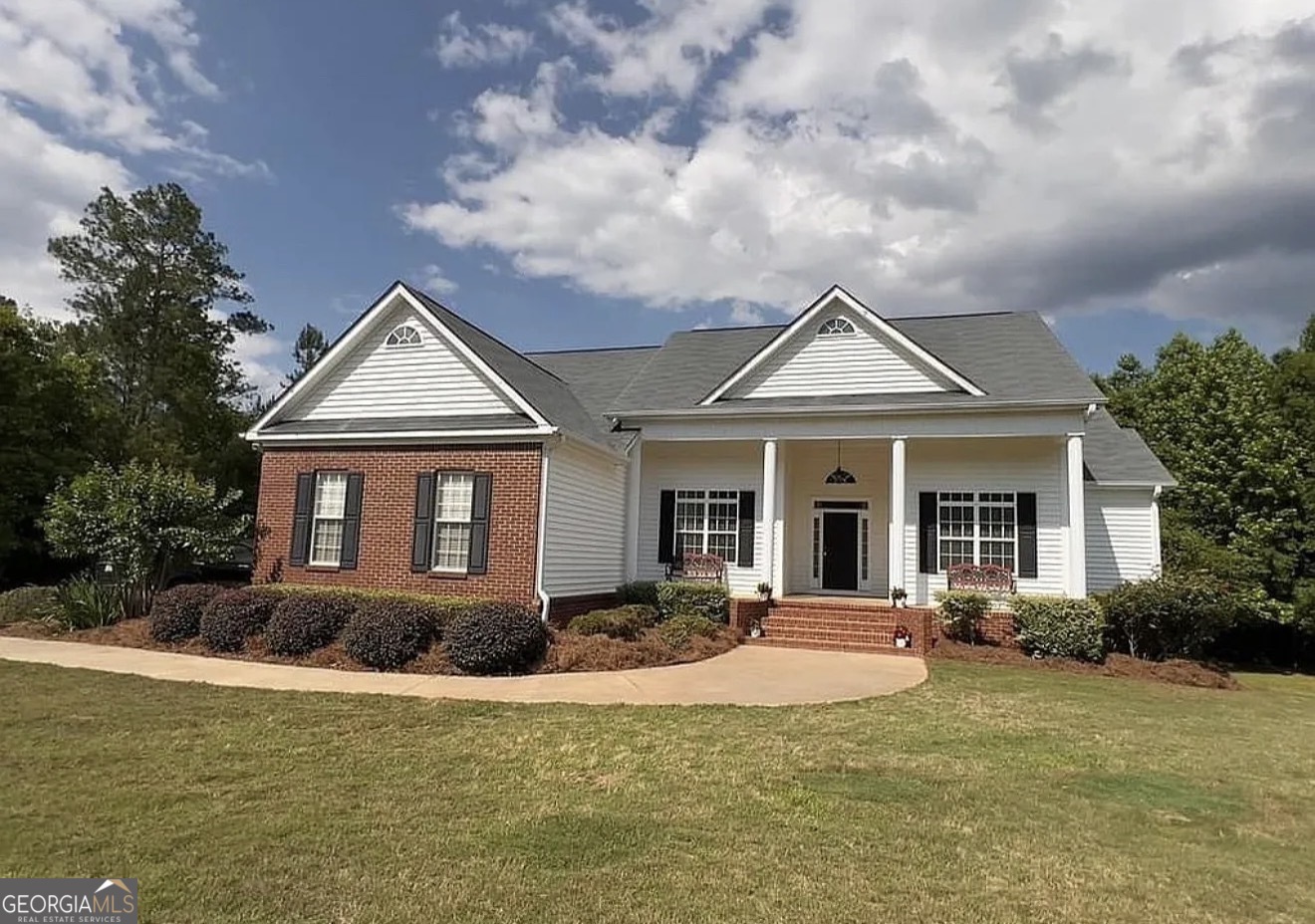 637 Whitfield Walk Zebulon, GA 30295 - Photo 2 of 27
