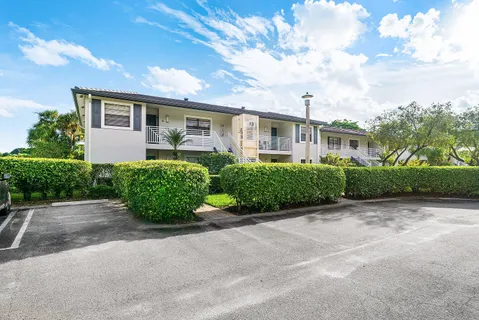 $62,900 | 13 Southport Lane, Unit H, Boynton Beach, FL 33436