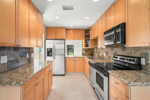 $62,900 | 13 Southport Lane, Unit H, Boynton Beach, FL 33436