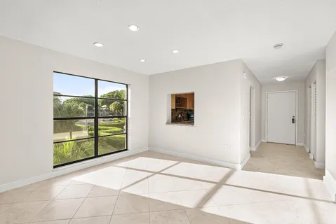 $62,900 | 13 Southport Lane, Unit H, Boynton Beach, FL 33436