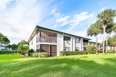 $62,900 | 13 Southport Lane, Unit H, Boynton Beach, FL 33436