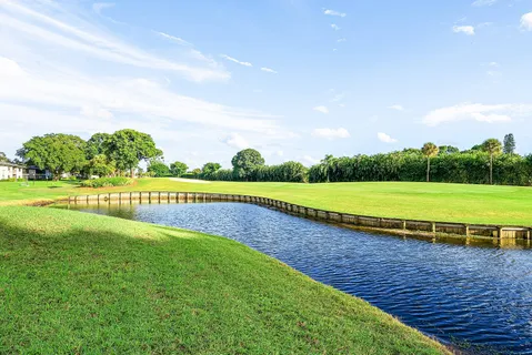 $62,900 | 13 Southport Lane, Unit H, Boynton Beach, FL 33436