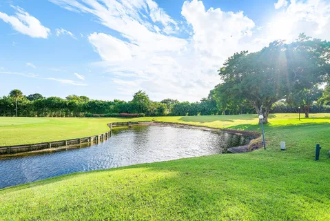 $62,900 | 13 Southport Lane, Unit H, Boynton Beach, FL 33436