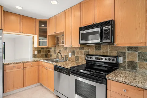 $62,900 | 13 Southport Lane, Unit H, Boynton Beach, FL 33436