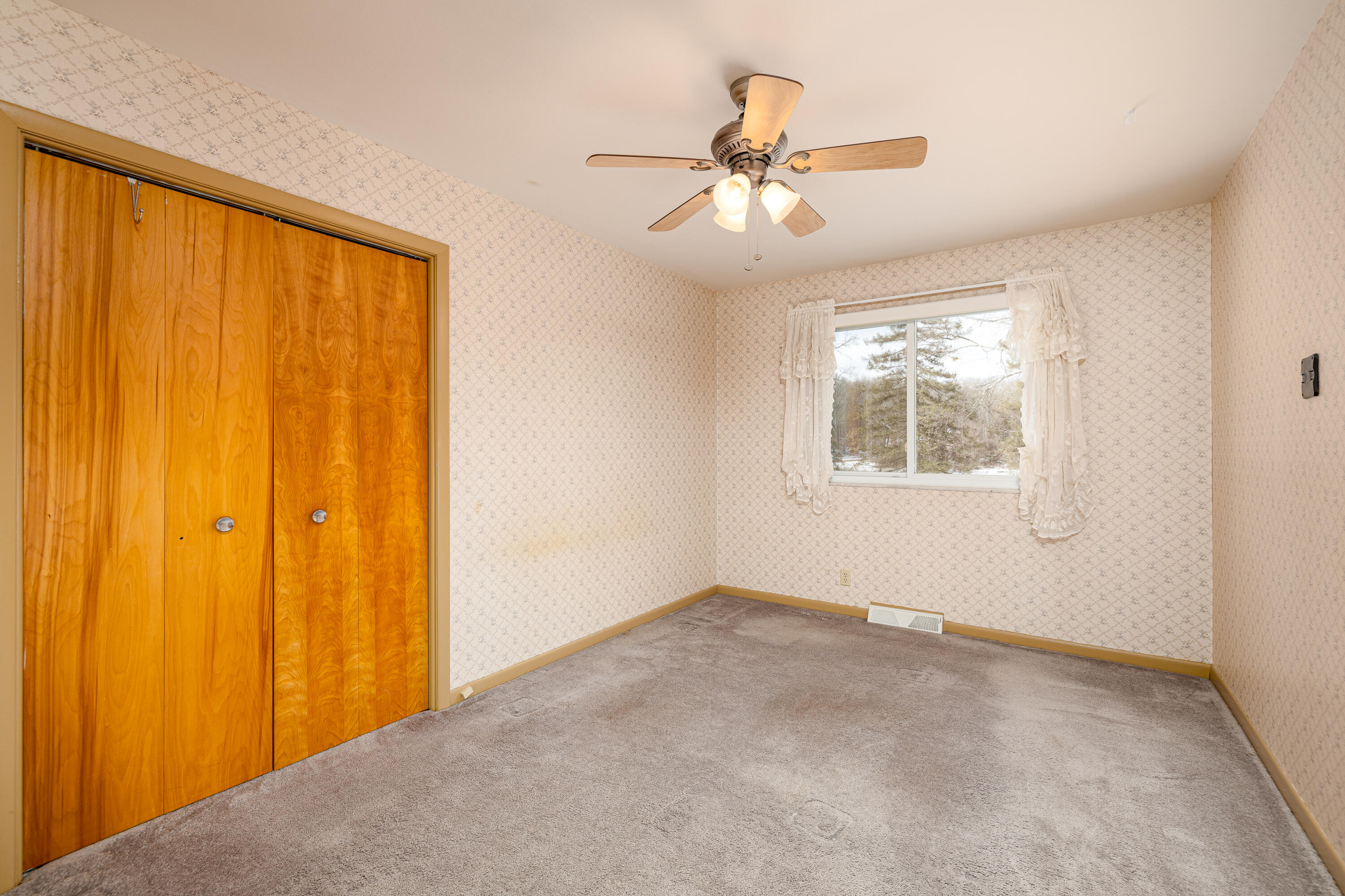 11081 Kelly Road Pinckney, MI 48169 - Photo 22 of 66 21 11081 Kelly Rd (39 of 49)