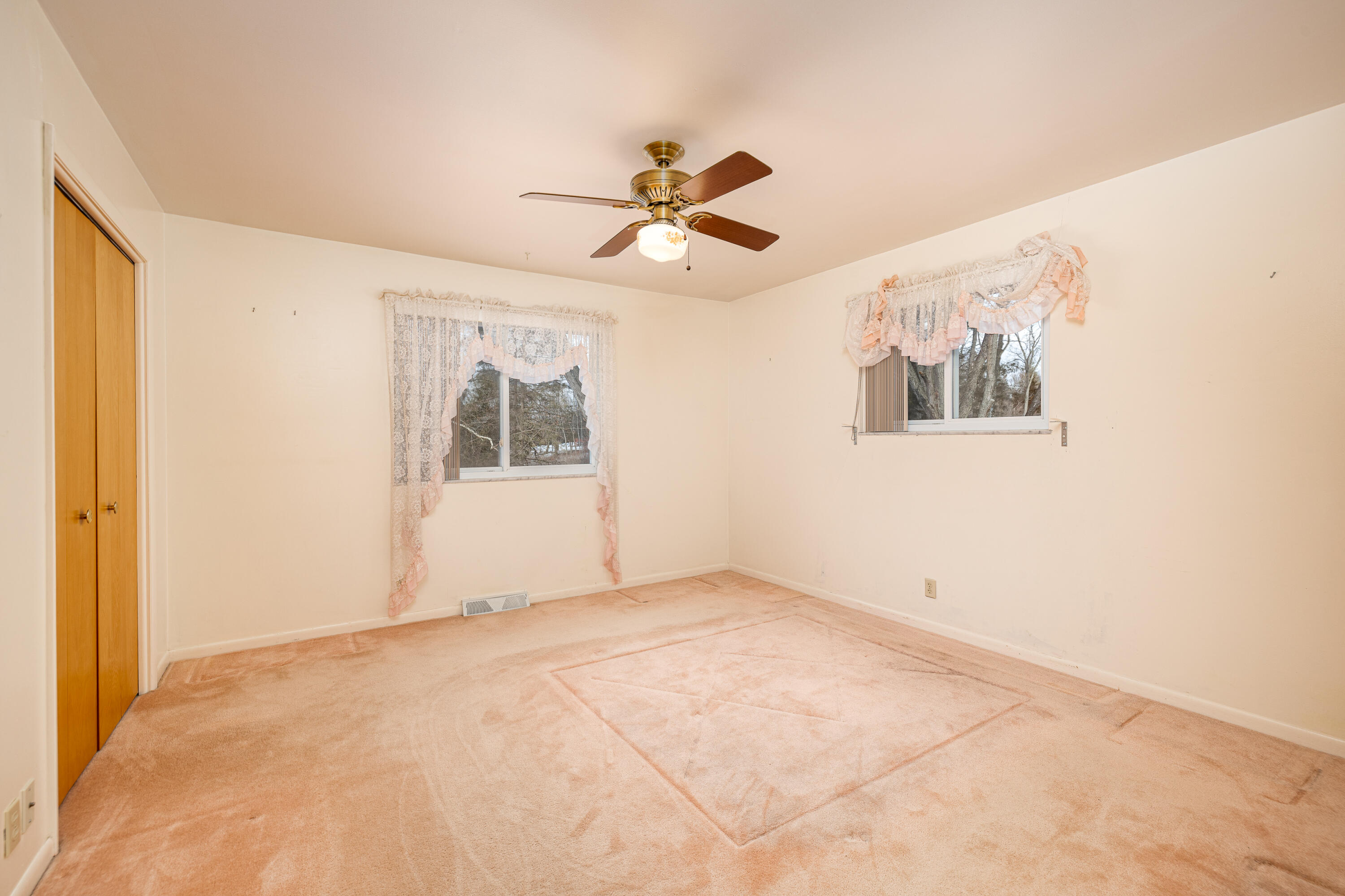 11081 Kelly Road Pinckney, MI 48169 - Photo 26 of 66 25 11081 Kelly Rd (41 of 49)