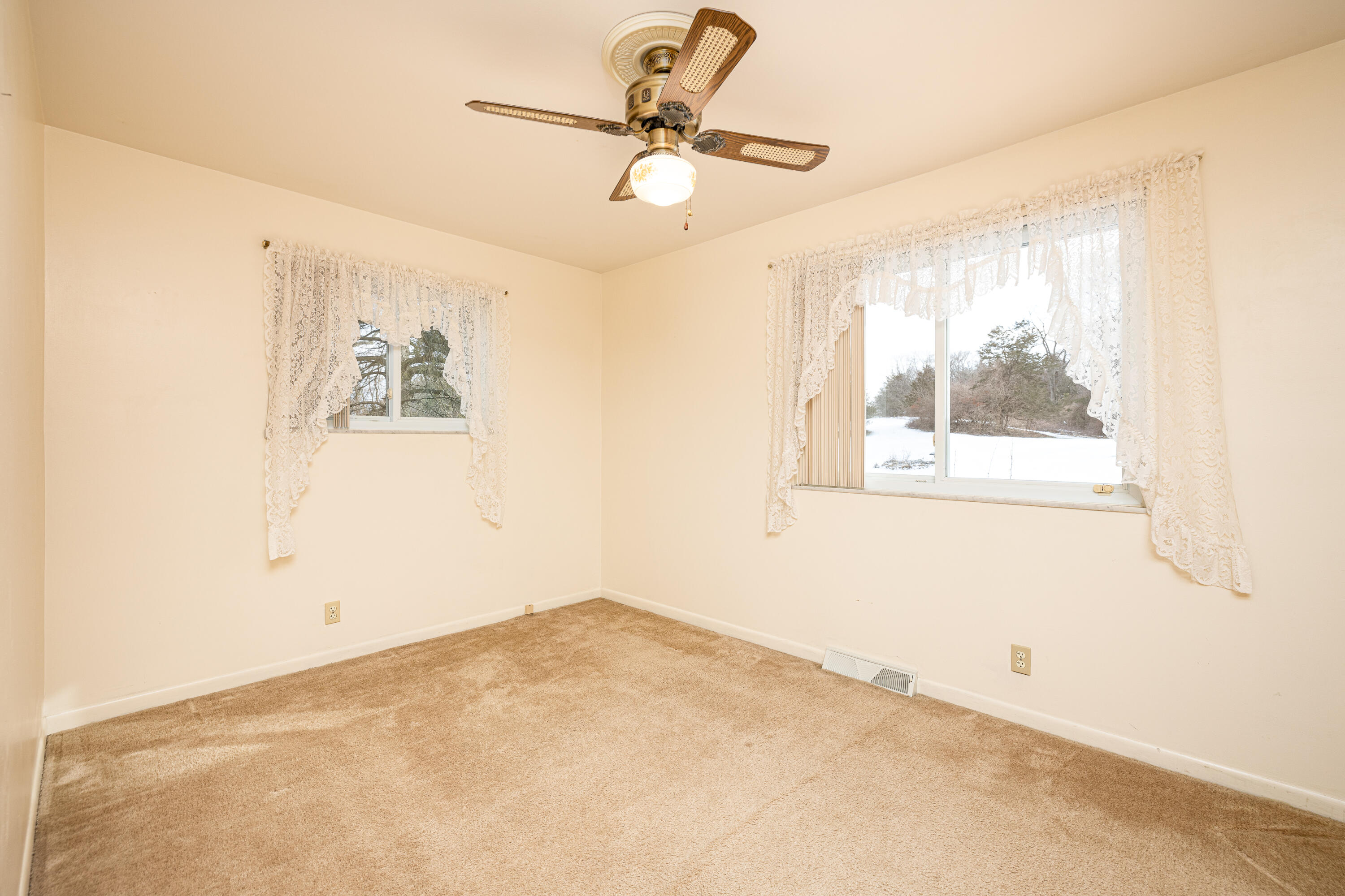 11081 Kelly Road Pinckney, MI 48169 - Photo 27 of 66 25 11081 Kelly Rd (44 of 49)