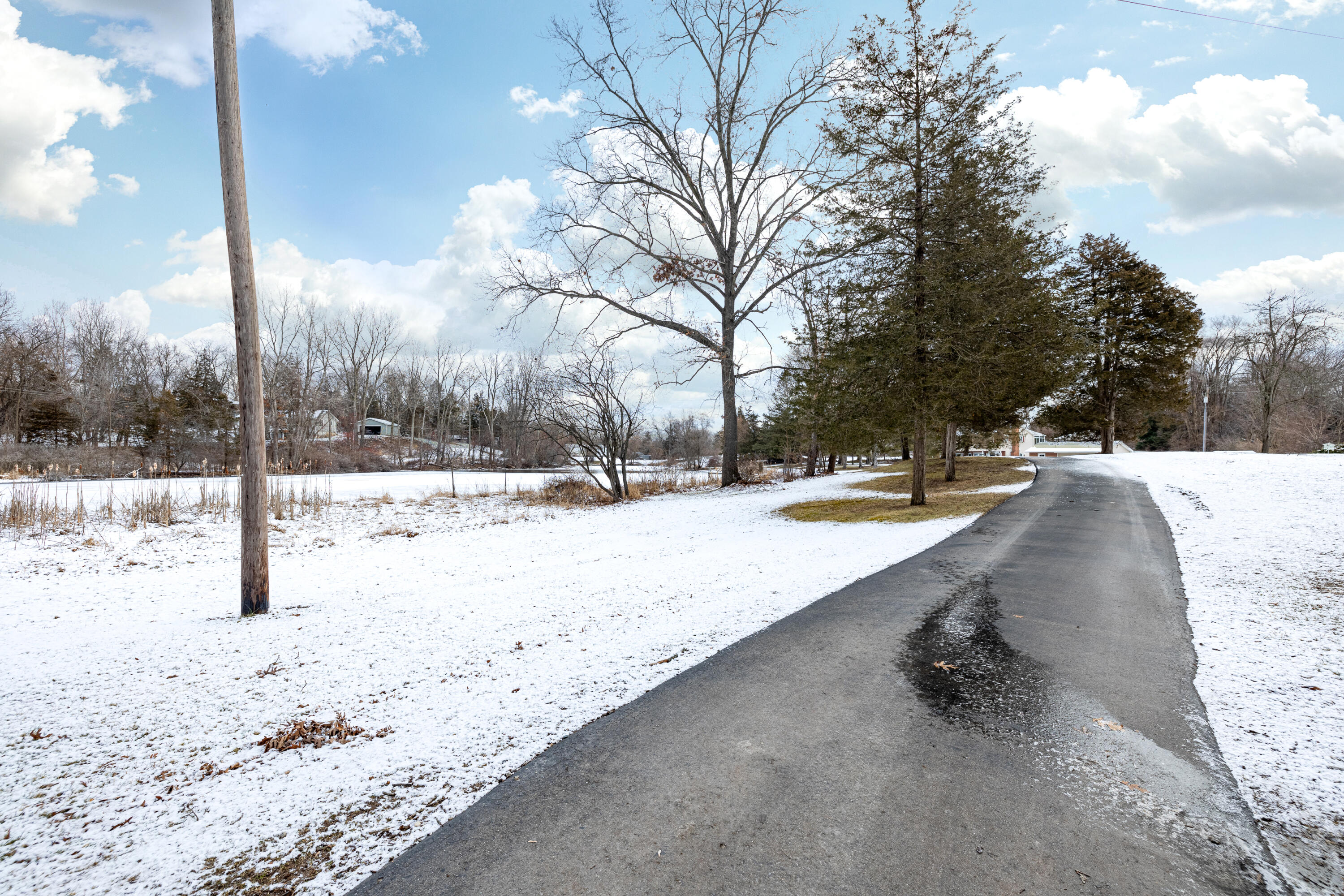 11081 Kelly Road Pinckney, MI 48169 - Photo 31 of 66 11081 Kelly Rd (2 of 49)