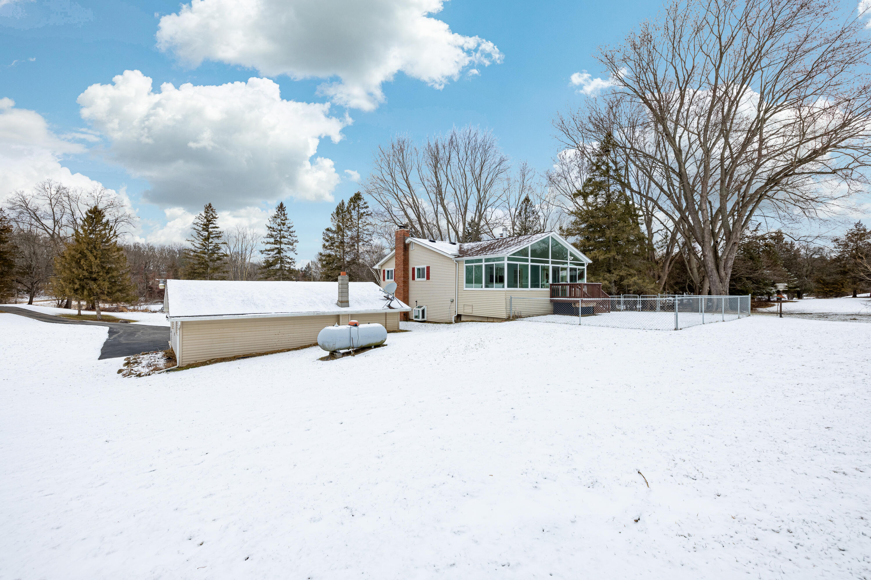 11081 Kelly Road Pinckney, MI 48169 - Photo 39 of 66 11081 Kelly Rd (13 of 49)