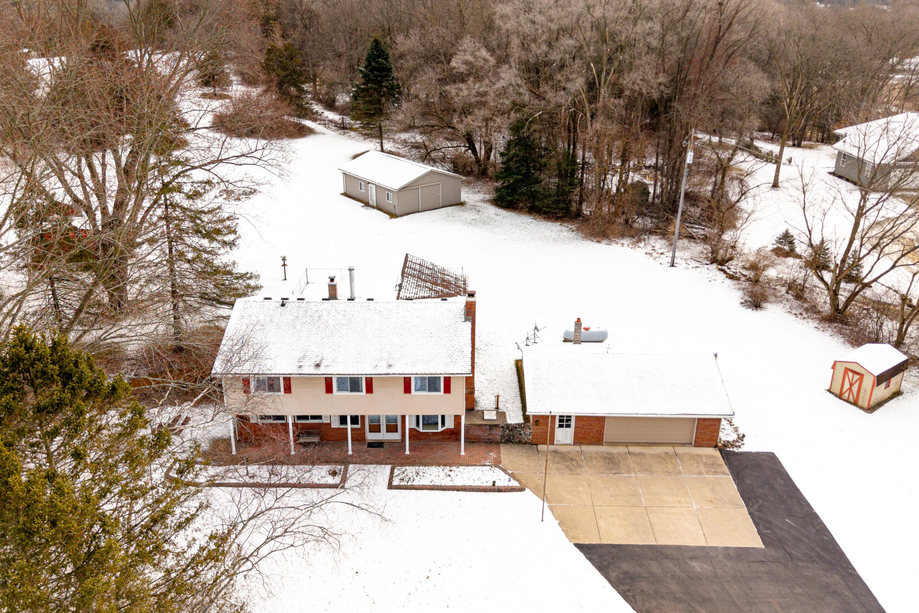 11081 Kelly Road Pinckney, MI 48169 - Photo 52 of 66 11081 Kelly Rd (2 of 17)