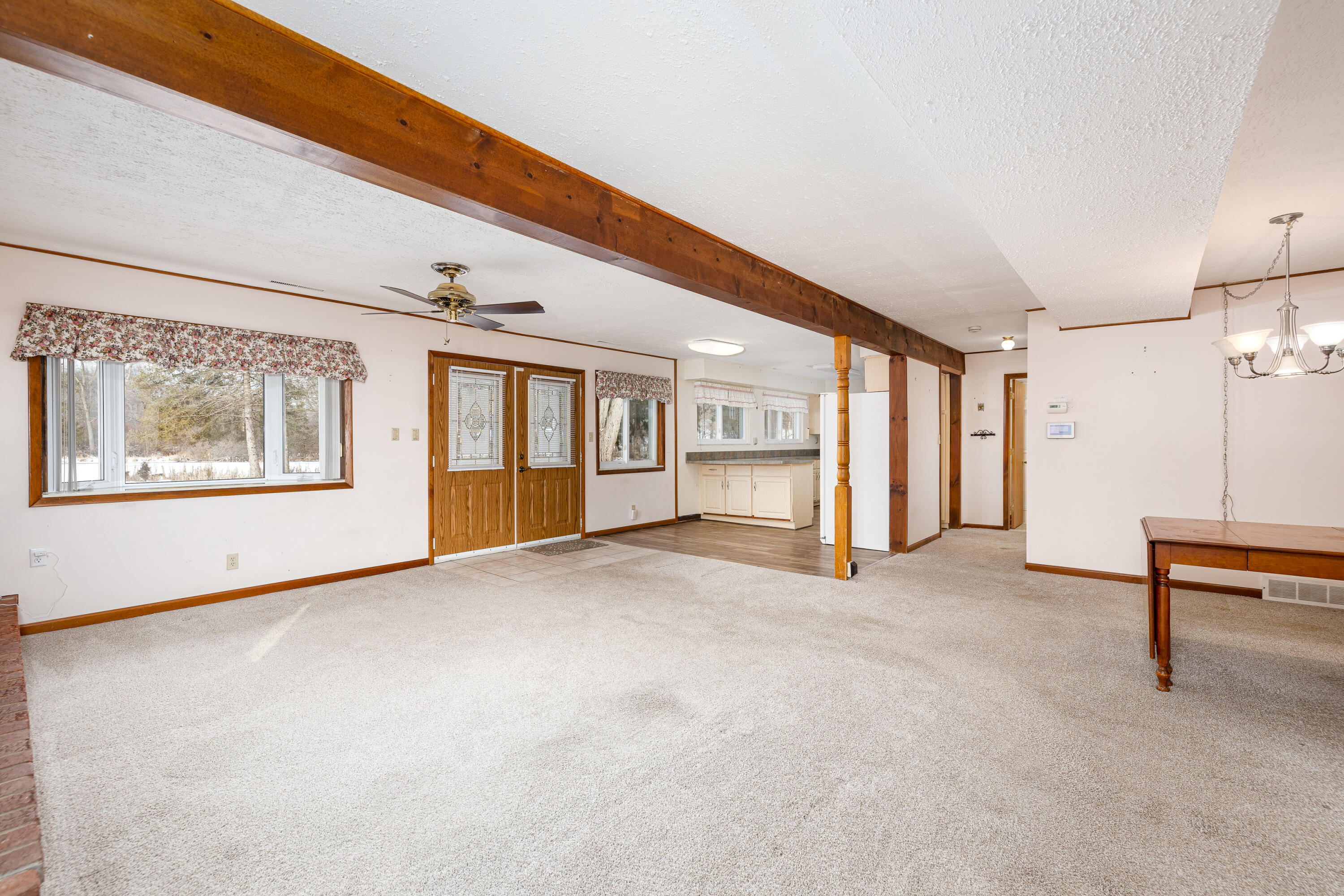 11081 Kelly Road Pinckney, MI 48169 - Photo 6 of 66 7 11081 Kelly Rd (26 of 49)