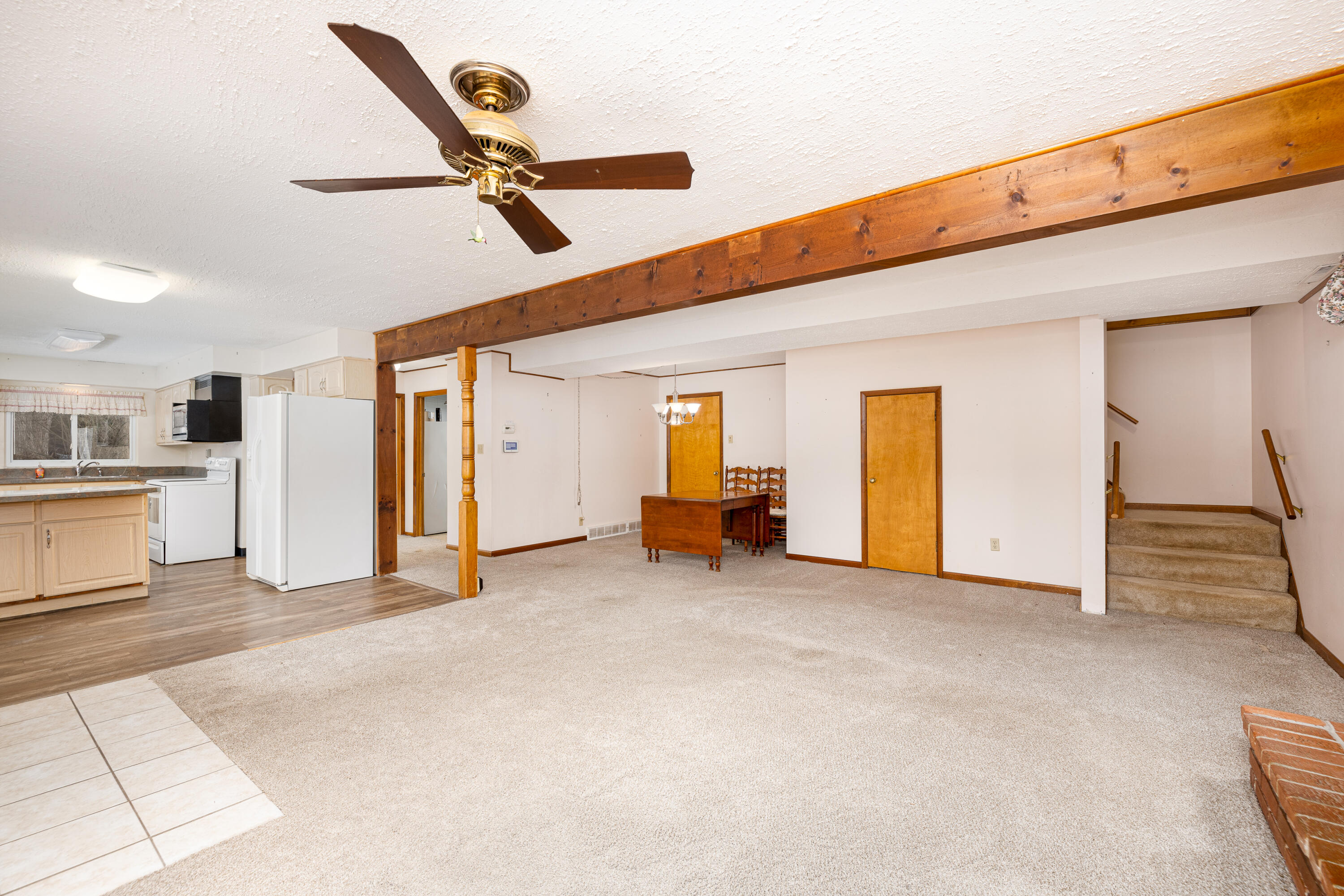 11081 Kelly Road Pinckney, MI 48169 - Photo 7 of 66 8 11081 Kelly Rd (27 of 49)