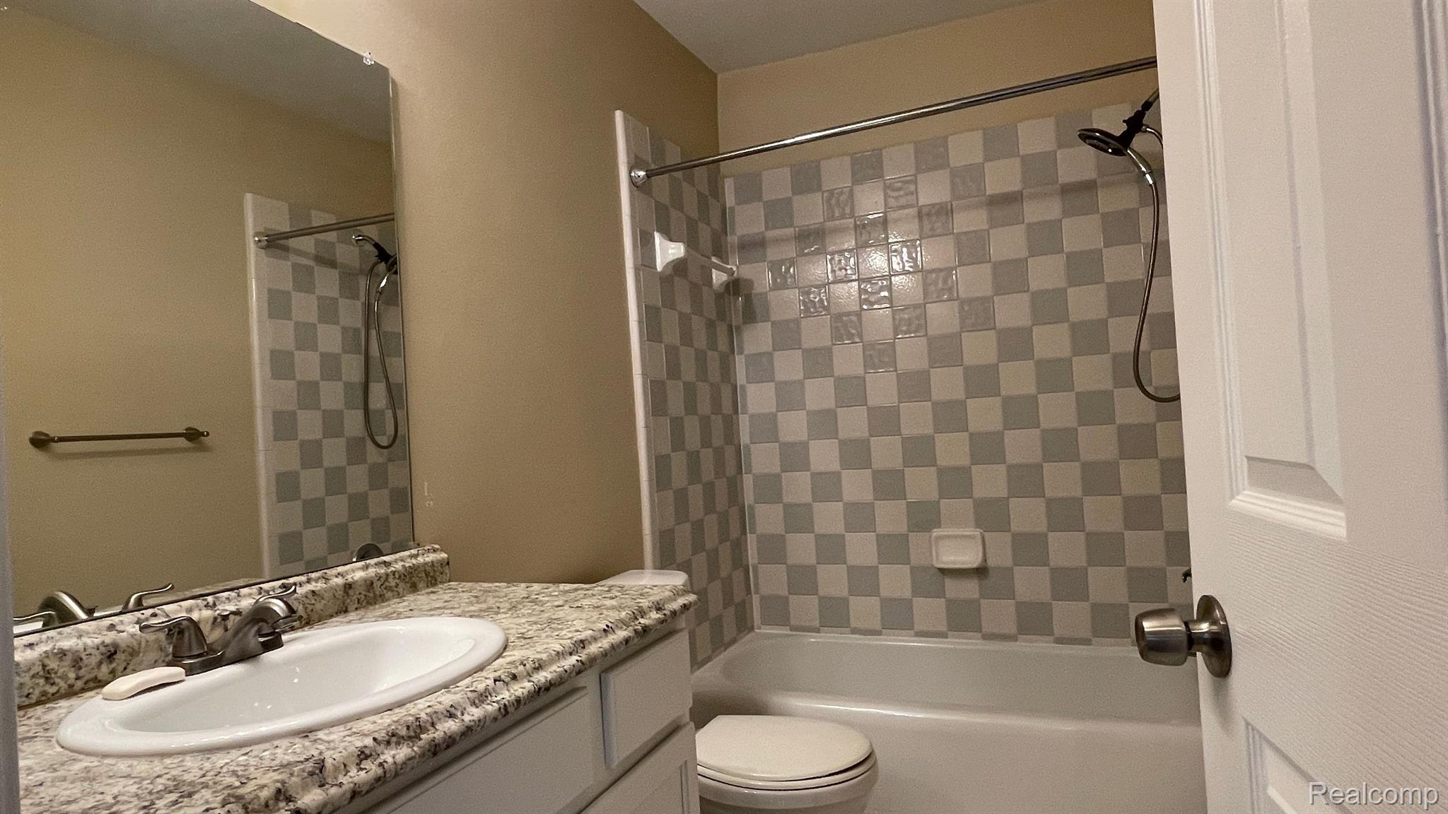 454 Romeo Road, Unit 214 Rochester, MI 48307 - Photo 11 of 14 Gallery Image 11