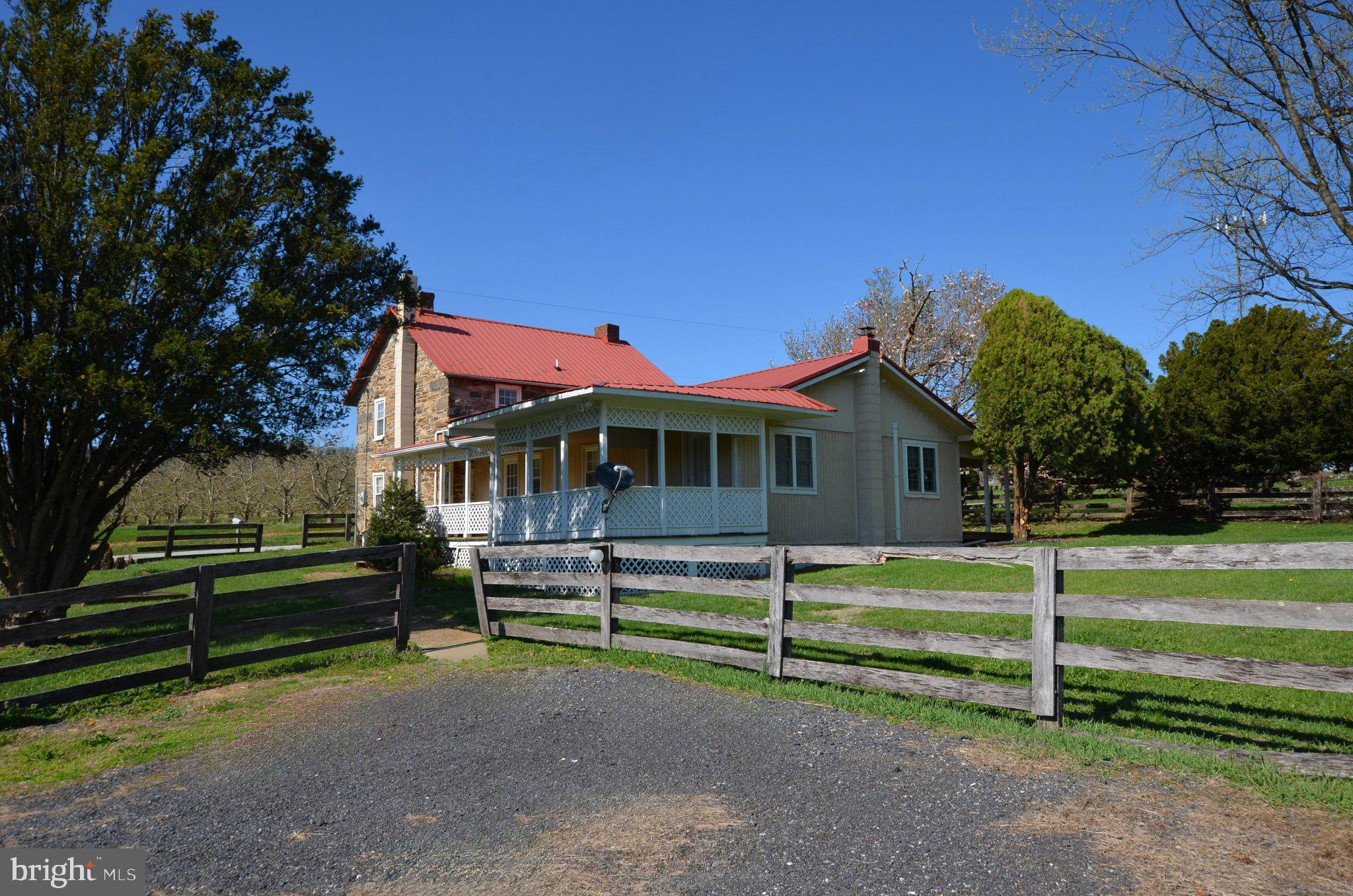 1059 Cashtown Road Biglerville, PA 17307 - Photo 3 of 32 Charming country home with scenic views.
