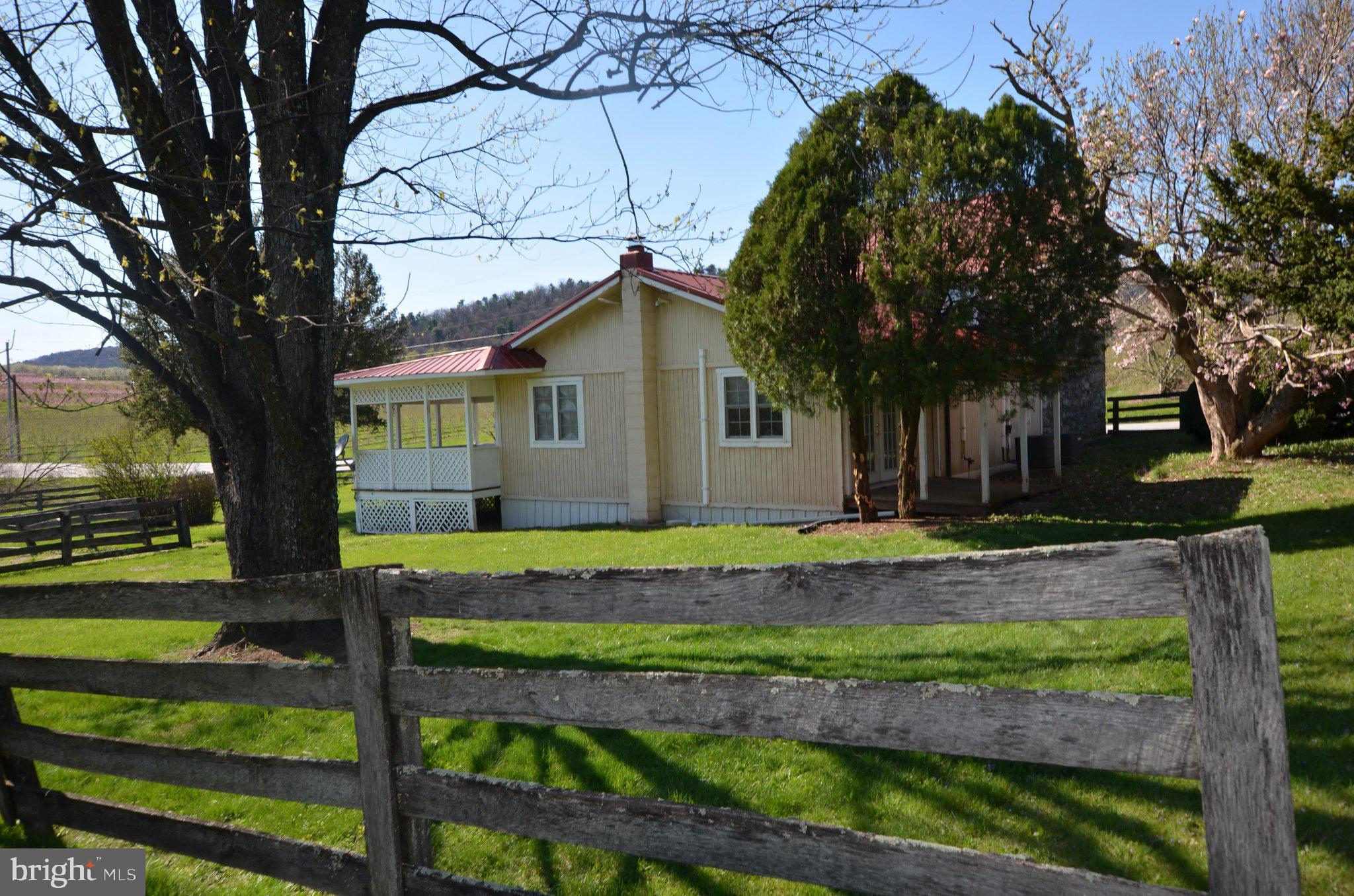 1059 Cashtown Road Biglerville, PA 17307 - Photo 9 of 32 Charming countryside retreat awaits you.