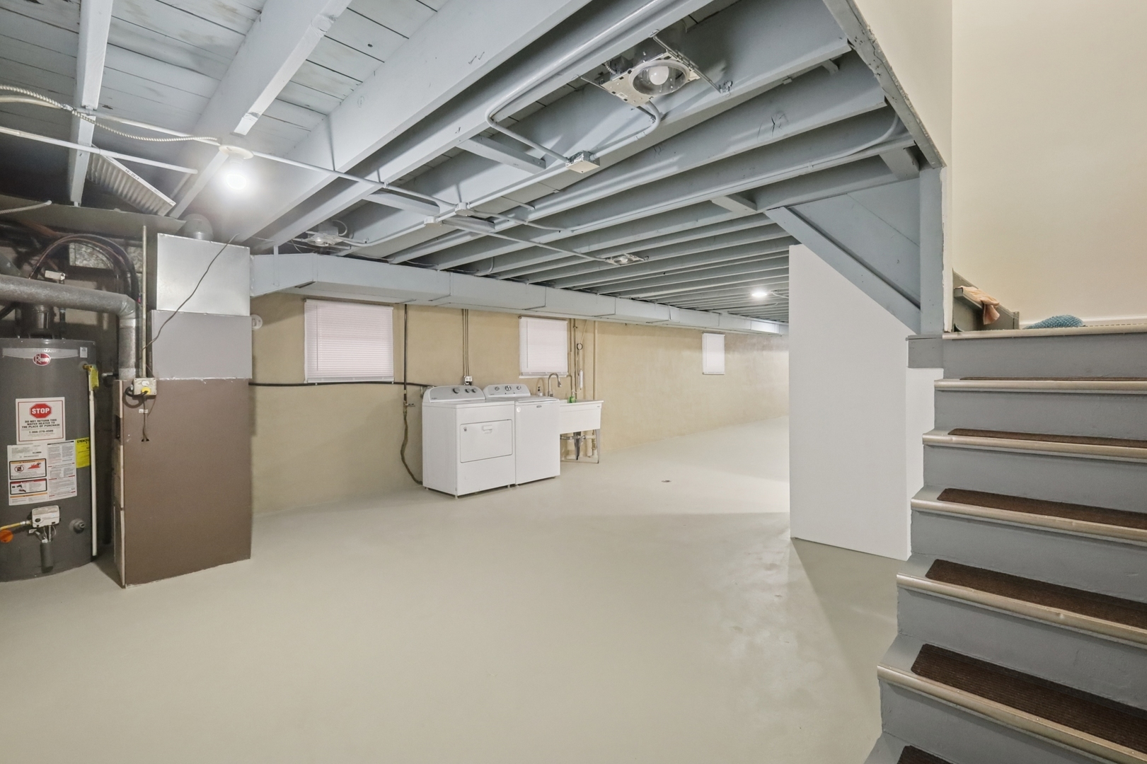 1711 West 43rd Street Chicago, IL 60609 - Photo 14 of 25 a utility room with dryer and washer