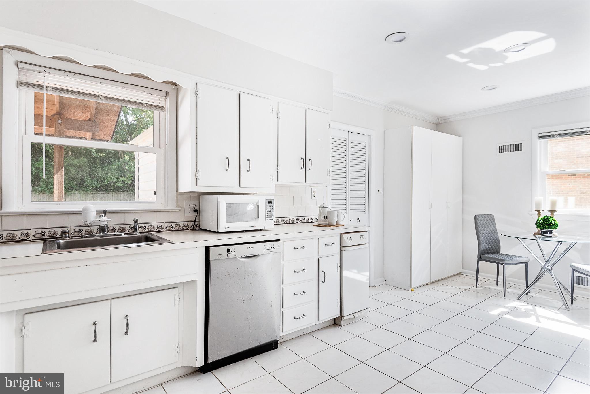 6304 Rockhurst Road Bethesda, MD 20817 - Photo 13 of 43 Gallery Image 13