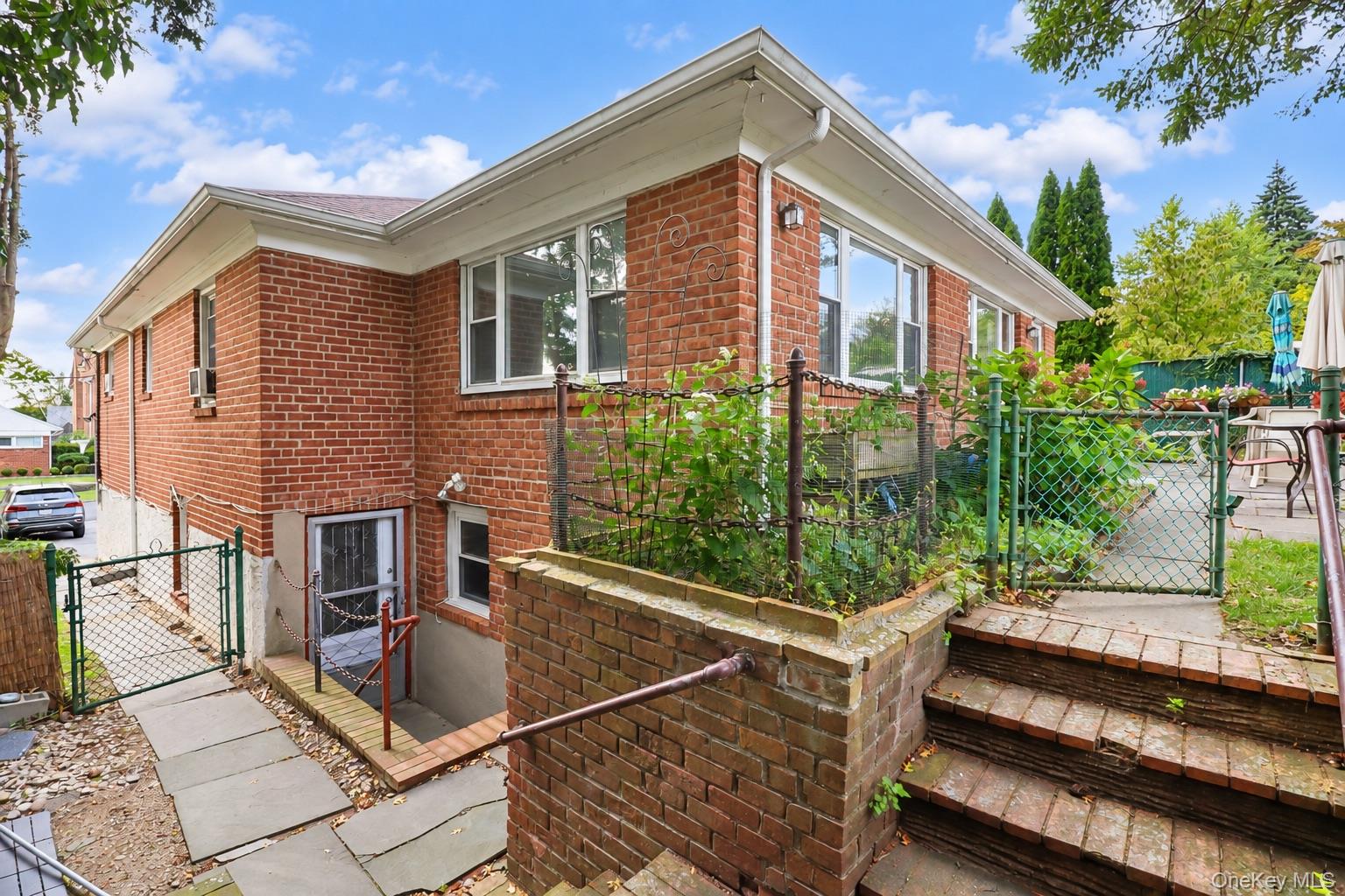 72 Mohawk Road Yonkers, NY 10710 - Photo 45 of 50 Gallery Image 45