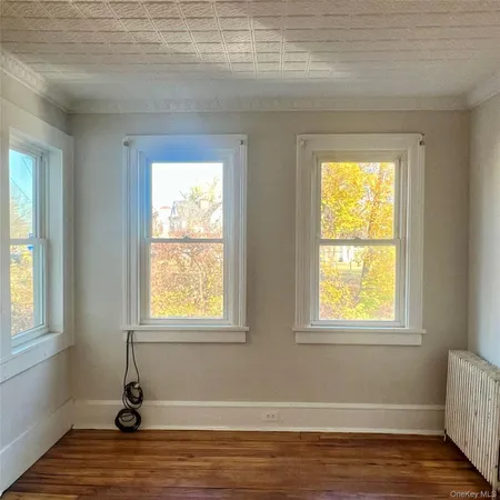 $1,600 | 140 Albany Avenue, Unit 2, Kingston, NY 12401