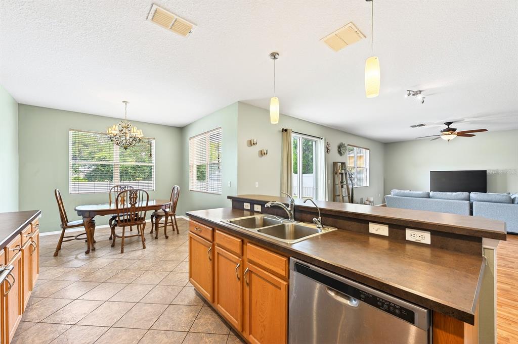 1681 Strathmore Circle Mount Dora, FL 32757 - Photo 10 of 41