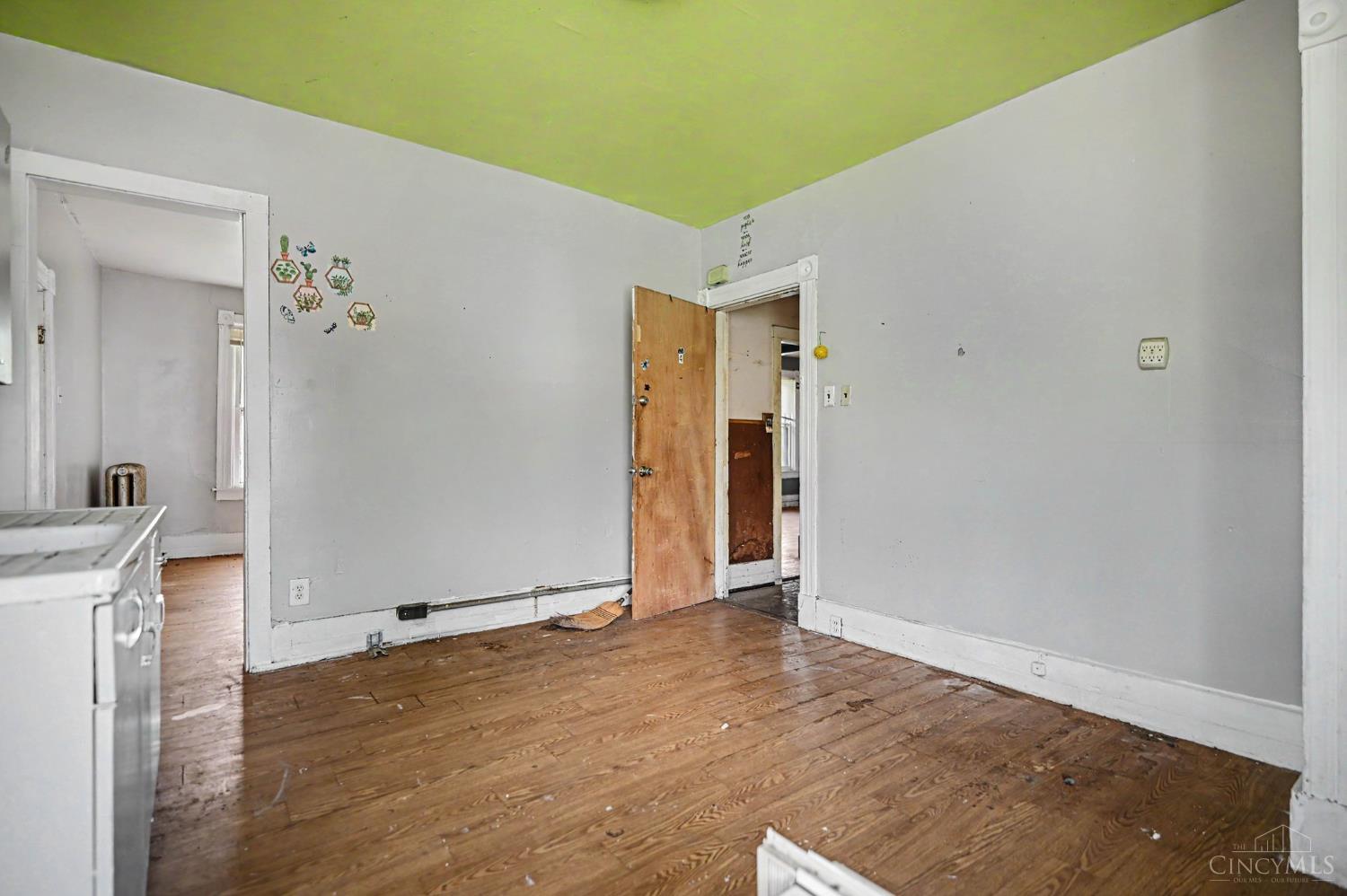 7126 River Road Cincinnati, OH 45233 - Photo 4 of 24
